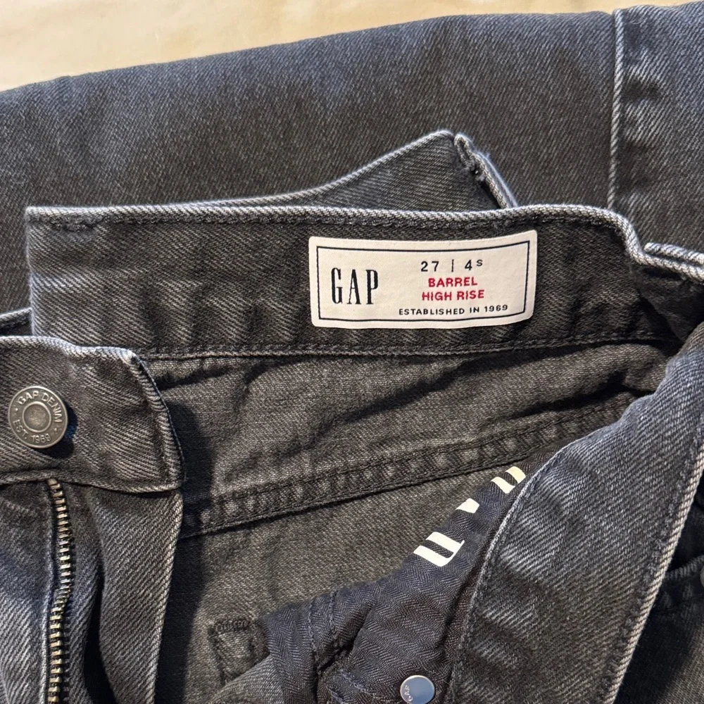 GAP Barrel High Rise Jeans - Picture 3 of 3